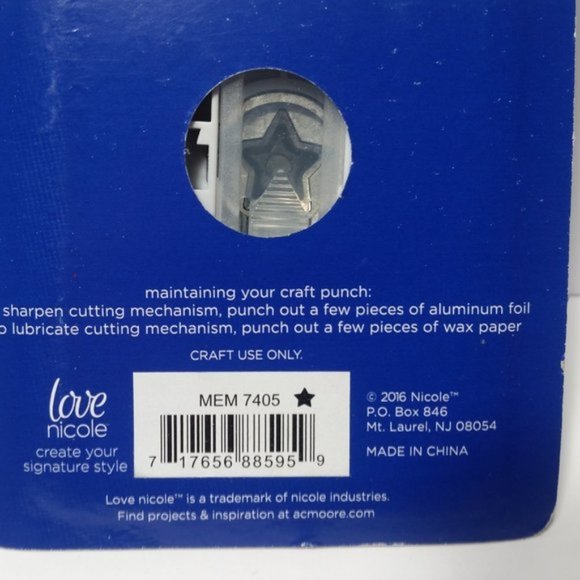 Lever Action Craft Paper Punch Small Star - Picture 7 of 8